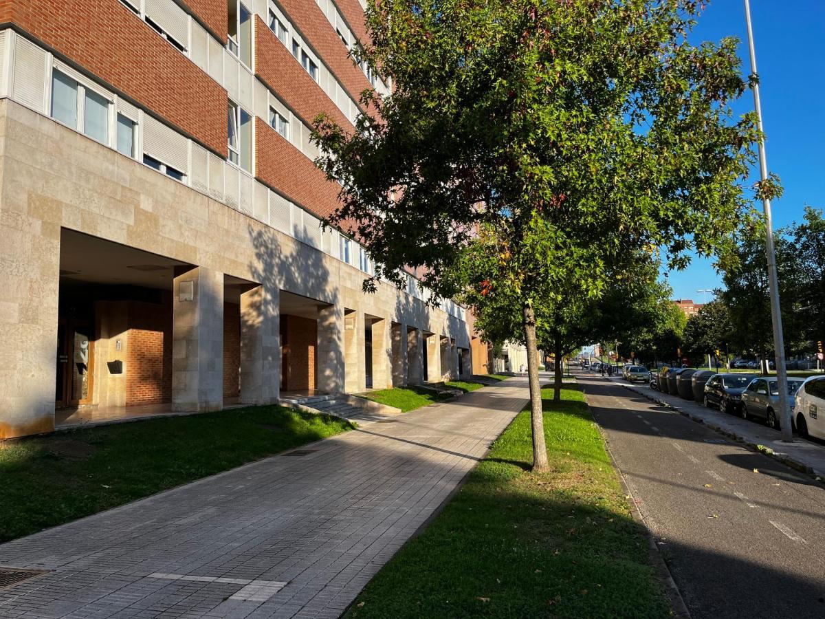 Amplio Apartamento Con Plaza De Parking. Gijón Exterior foto