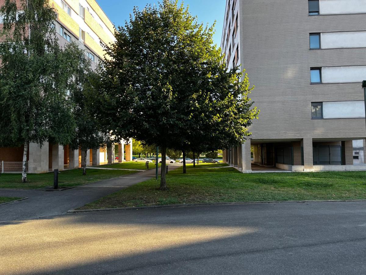 Amplio Apartamento Con Plaza De Parking. Gijón Exterior foto